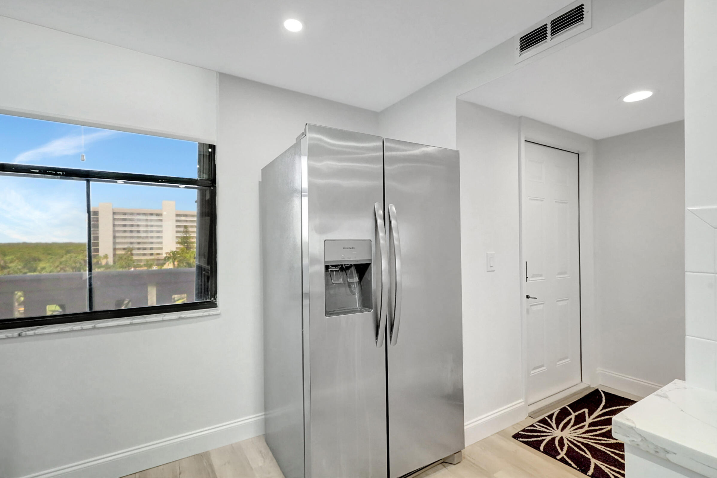 BRYN MAWR OCEAN TOWERS, A CONDOMINIUM - Residential Lease