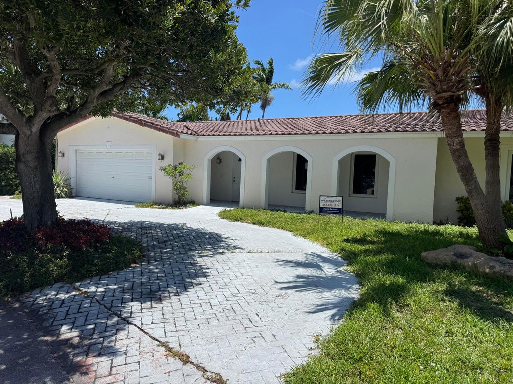 Photo of 2800 NE 57th Court, Fort Lauderdale, FL 33308 (MLS # B26033212)