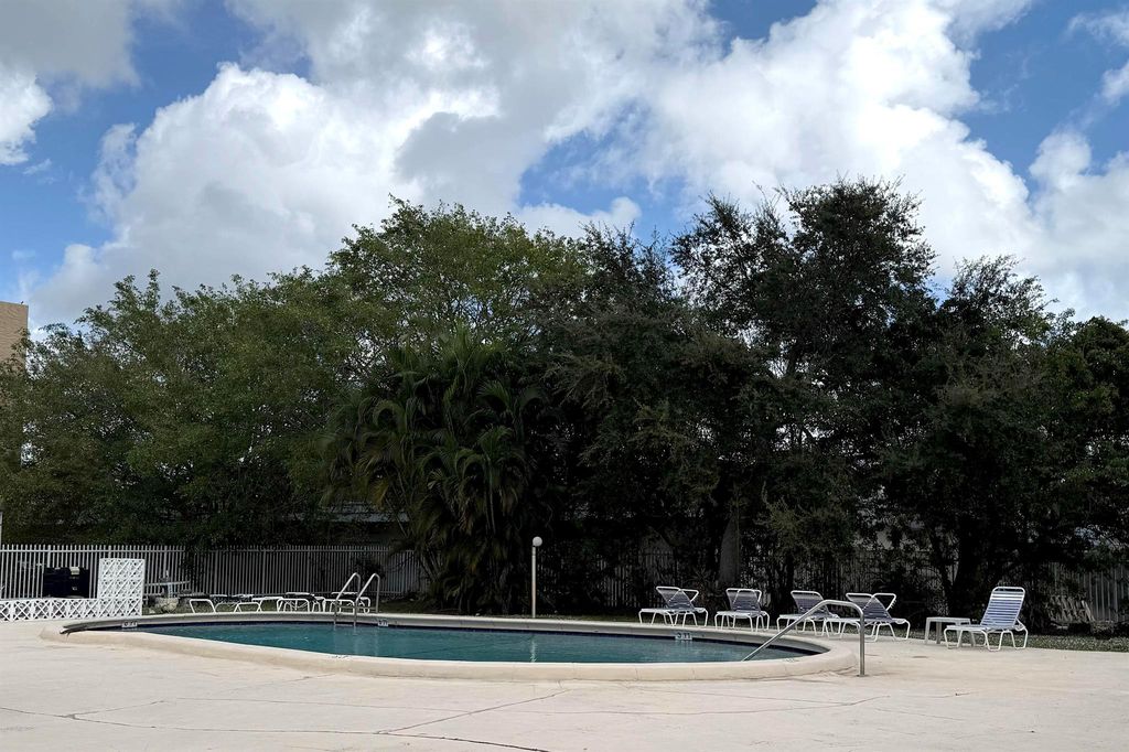 Photo of 1200 Tallwood Avenue #202, Hollywood, FL 33021 (MLS # R11149641)