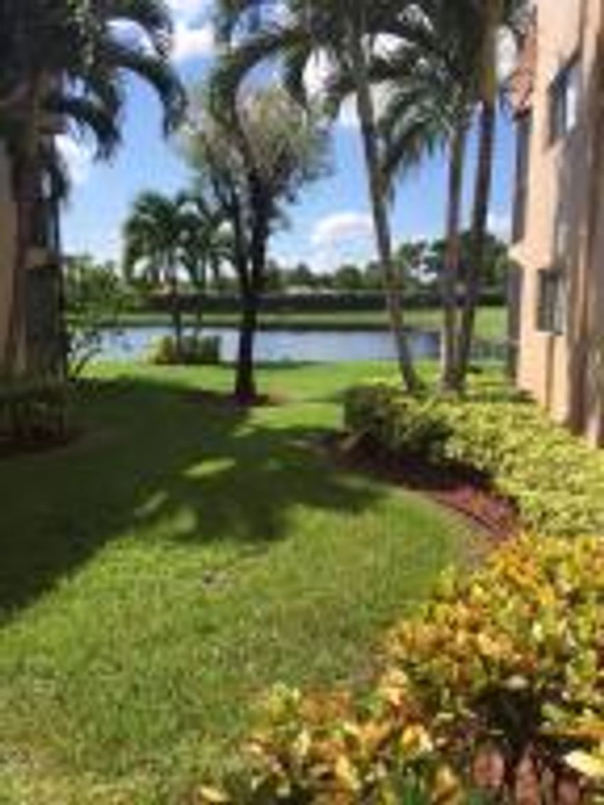What a great opportunity to own a 1 bedroom 1.5 bath unit in the heart of Lakes of Delray.  Great clean unit that is within walking distance from the Club House and all of the amenities they offer.  Don't miss out on this opportunity.