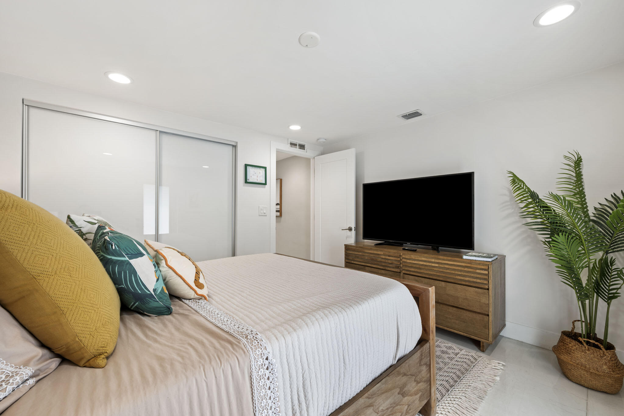 LAUDERDALE BEACH EXT - Residential Lease