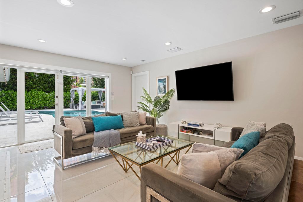 Photo of 2112 NE 32nd Avenue, Fort Lauderdale, FL 33305 (MLS # R11169388)