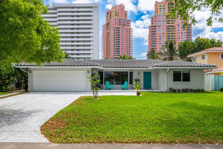Welcome to your coastal retreat just one block from Fort Lauderdale Beach. This fully renovated 4 bedroom, 4 bathroom single family home blends modern luxury with relaxed beachside living and is offered fully furnished. The expansive chef's kitchen features a large island perfect for entertaining. Two spacious primary suites include walk in closets and private ensuite bathrooms, while every bedroom offers its own bath. Step outside to a private backyard oasis with a pool, sun canopy, built in grill, fire pit, and multiple seating areas. Located just 0.2 miles from the beach and minutes from Hugh Taylor Birch State Park, The Galleria Mall, and downtown Fort Lauderdale's dining, shopping, and entertainment. SEASONAL OR ANNUAL RENTAL AVAILABLE | FURNISHINGS NEGOTIALBLE!