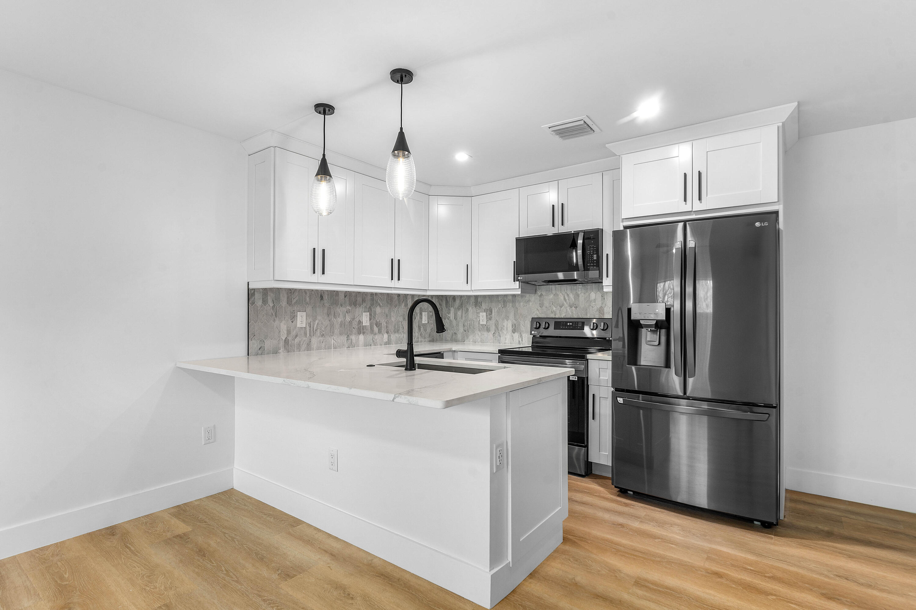 LOXAHATCHEE GARDENS IN - Residential