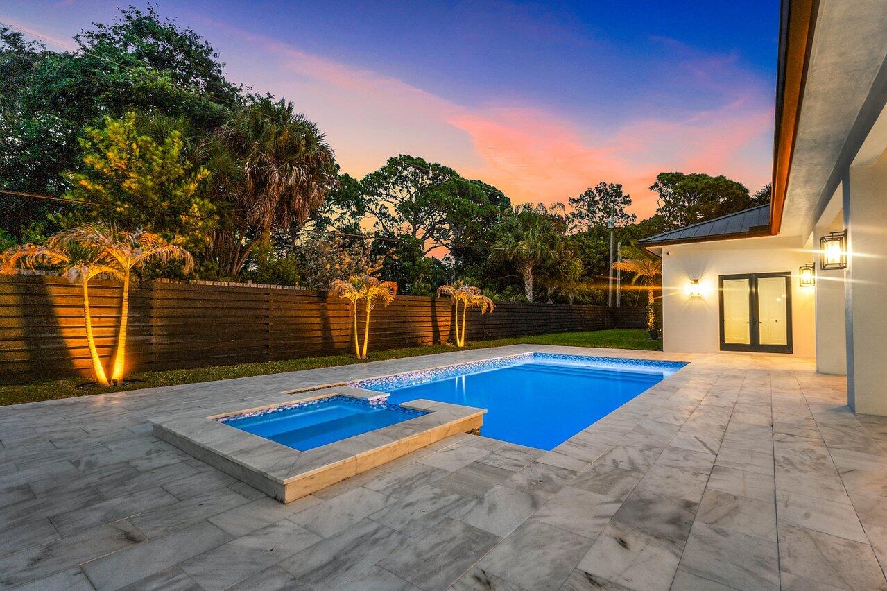 LOXAHATCHEE GARDENS IN - Residential