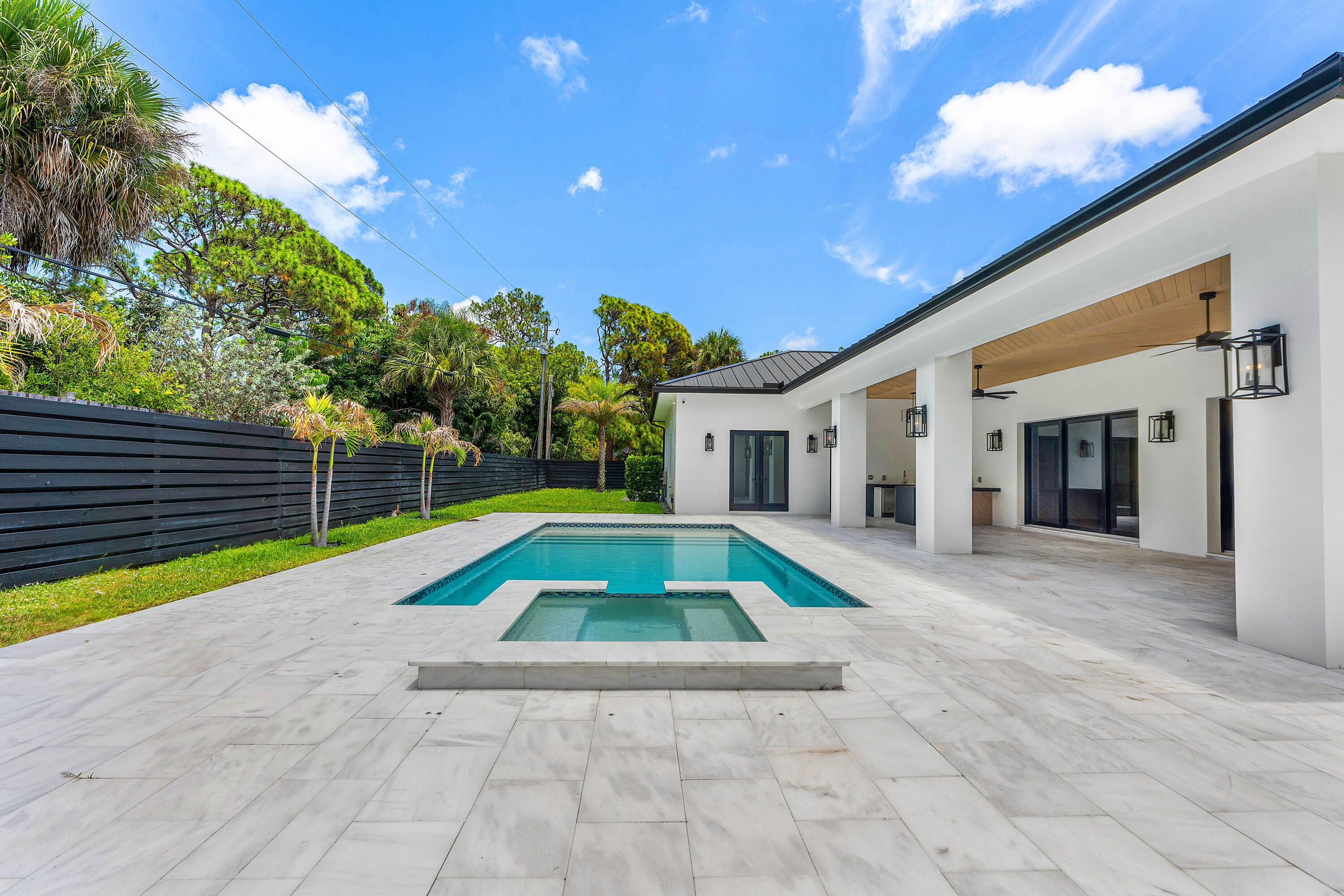 LOXAHATCHEE GARDENS IN - Residential