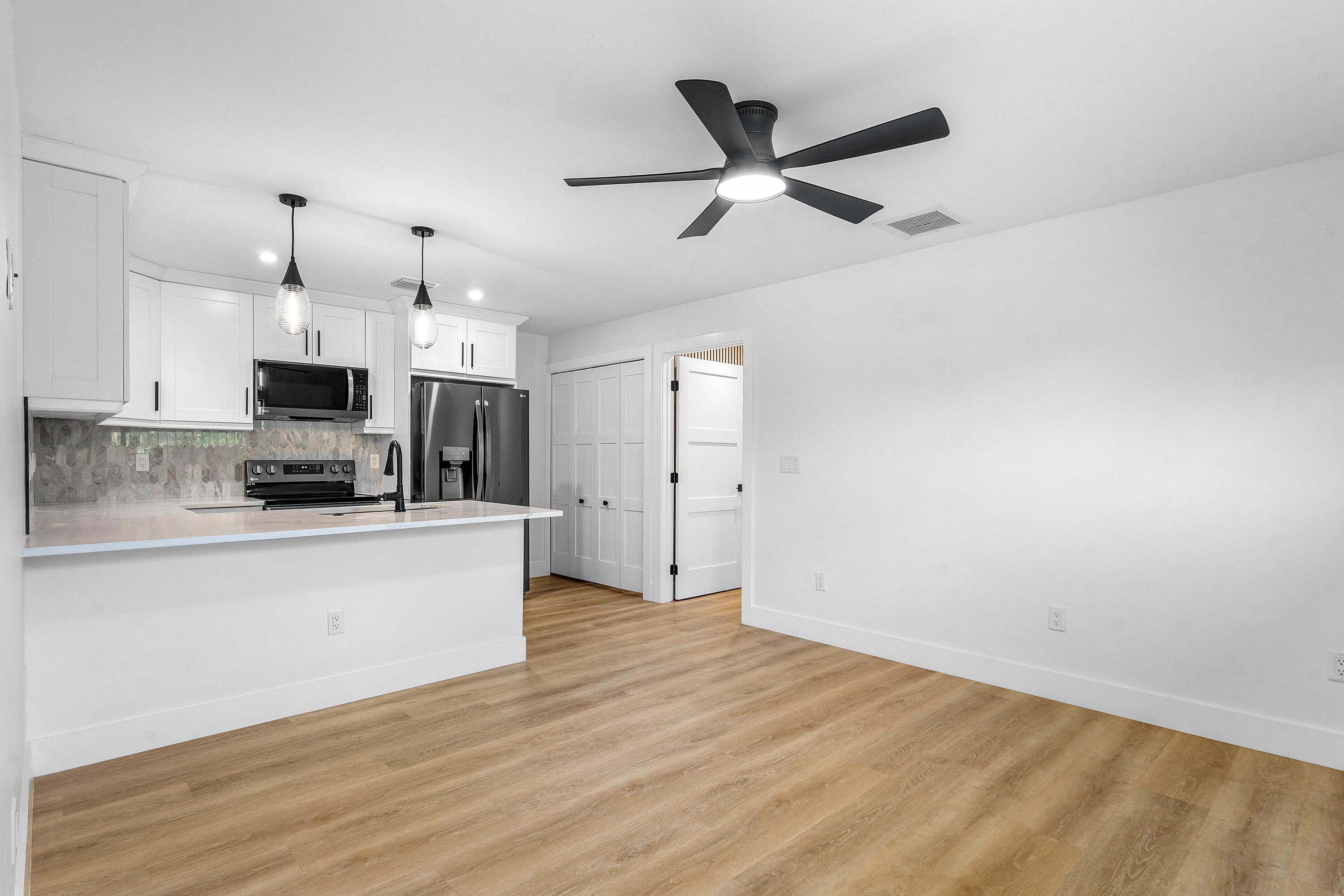 LOXAHATCHEE GARDENS IN - Residential