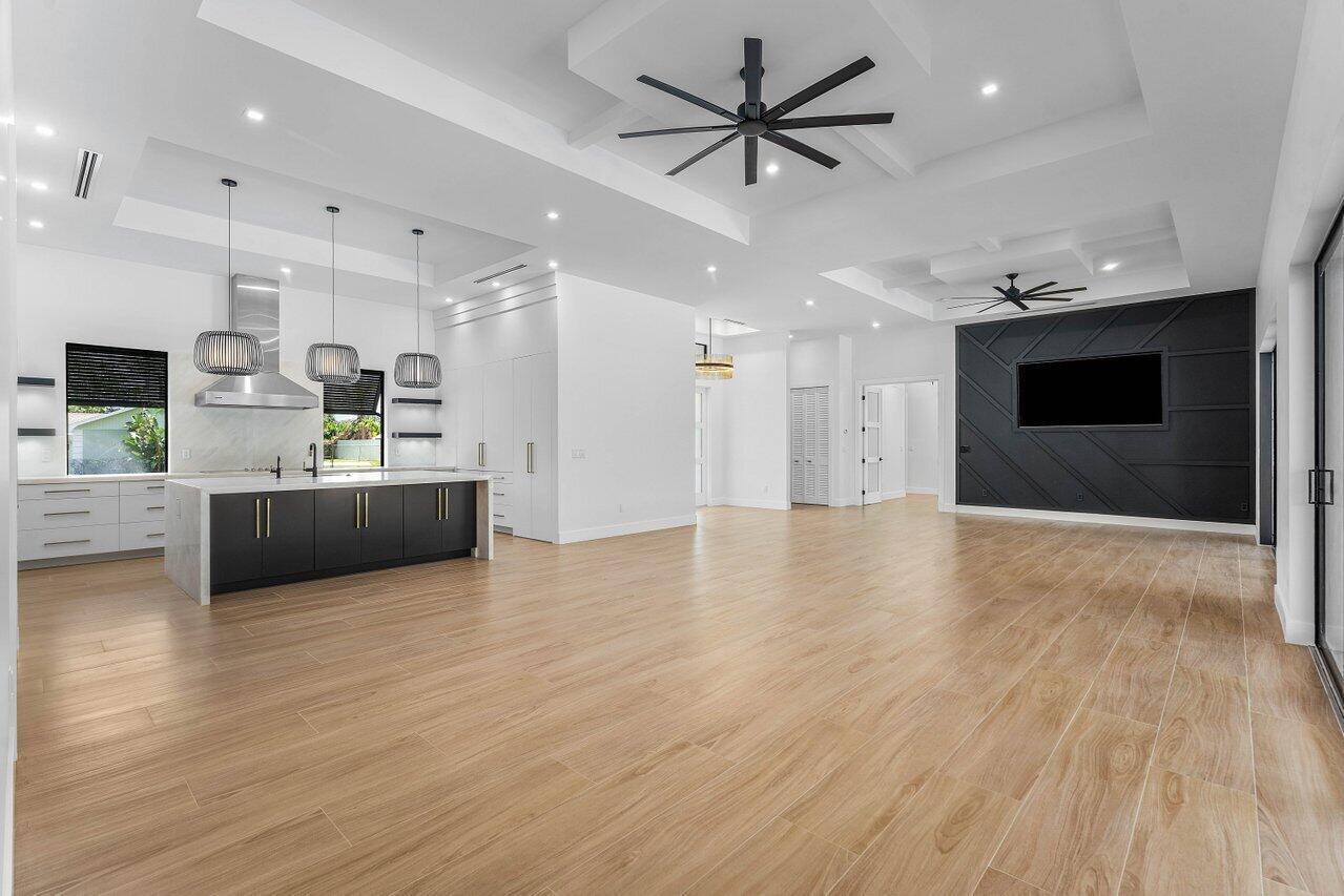 LOXAHATCHEE GARDENS IN - Residential
