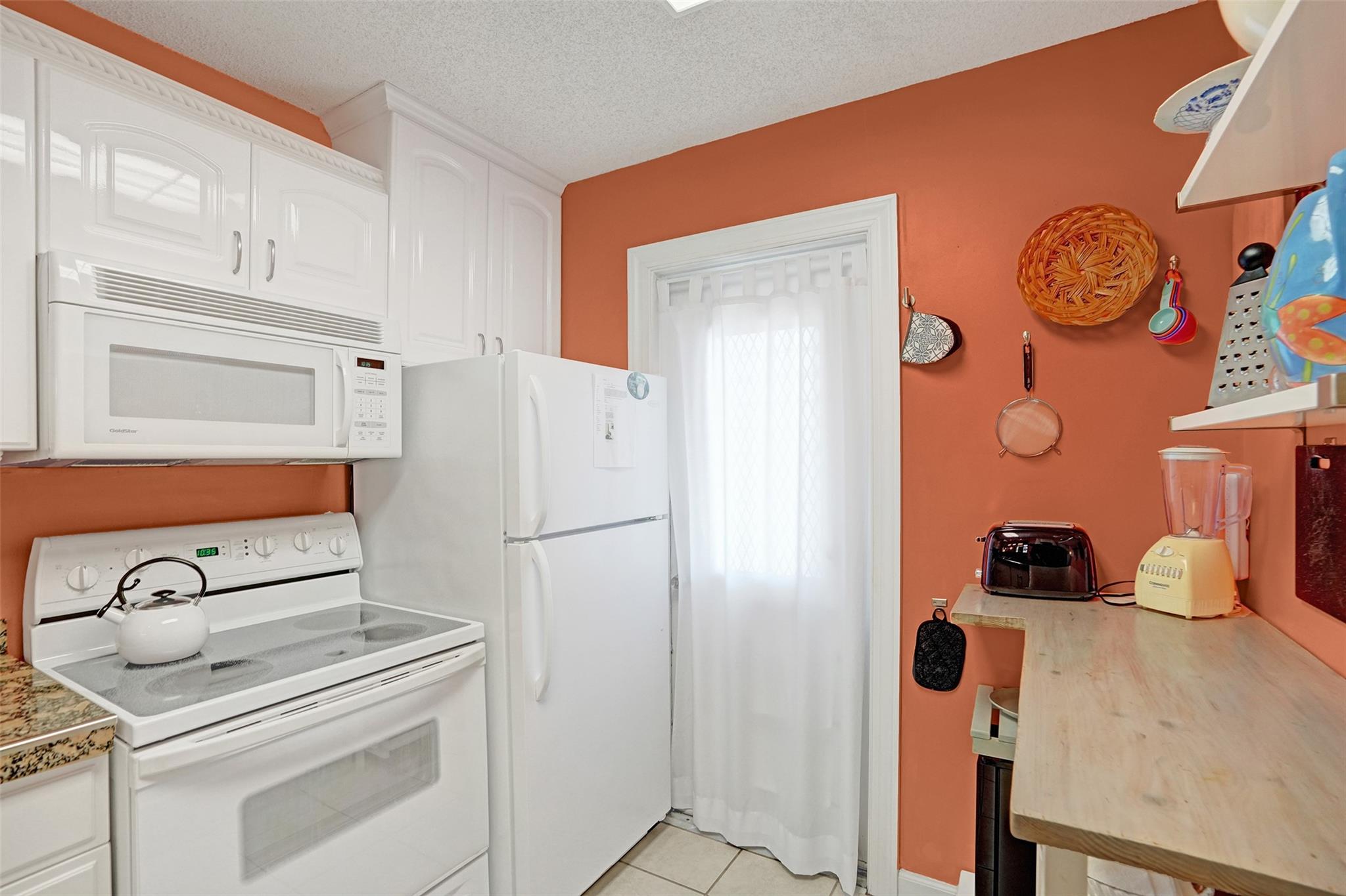 Kings Park Garden Apts Co - Residential Lease