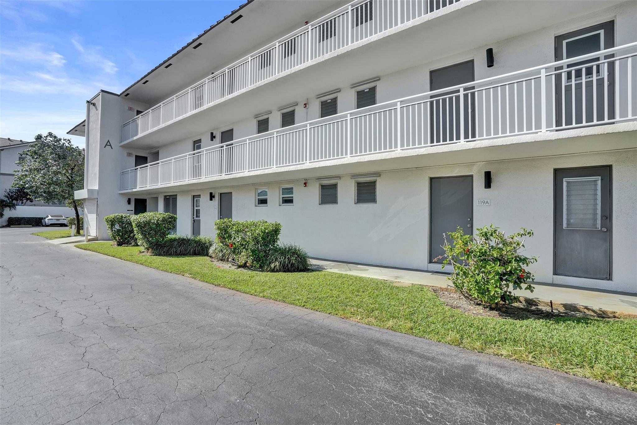 Kings Park Garden Apts Co - Residential Lease