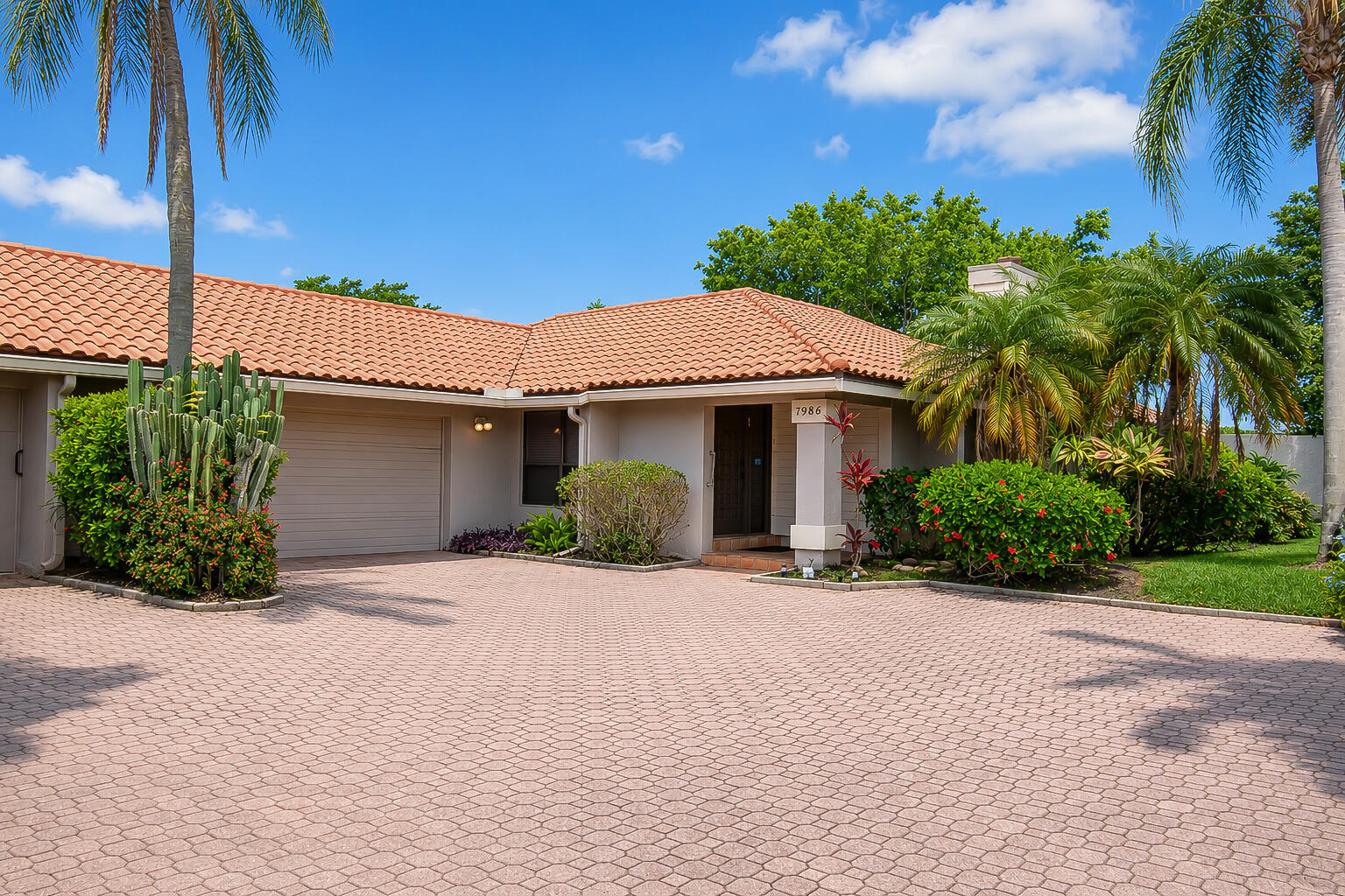 7986 Palacio Del Mar Drive