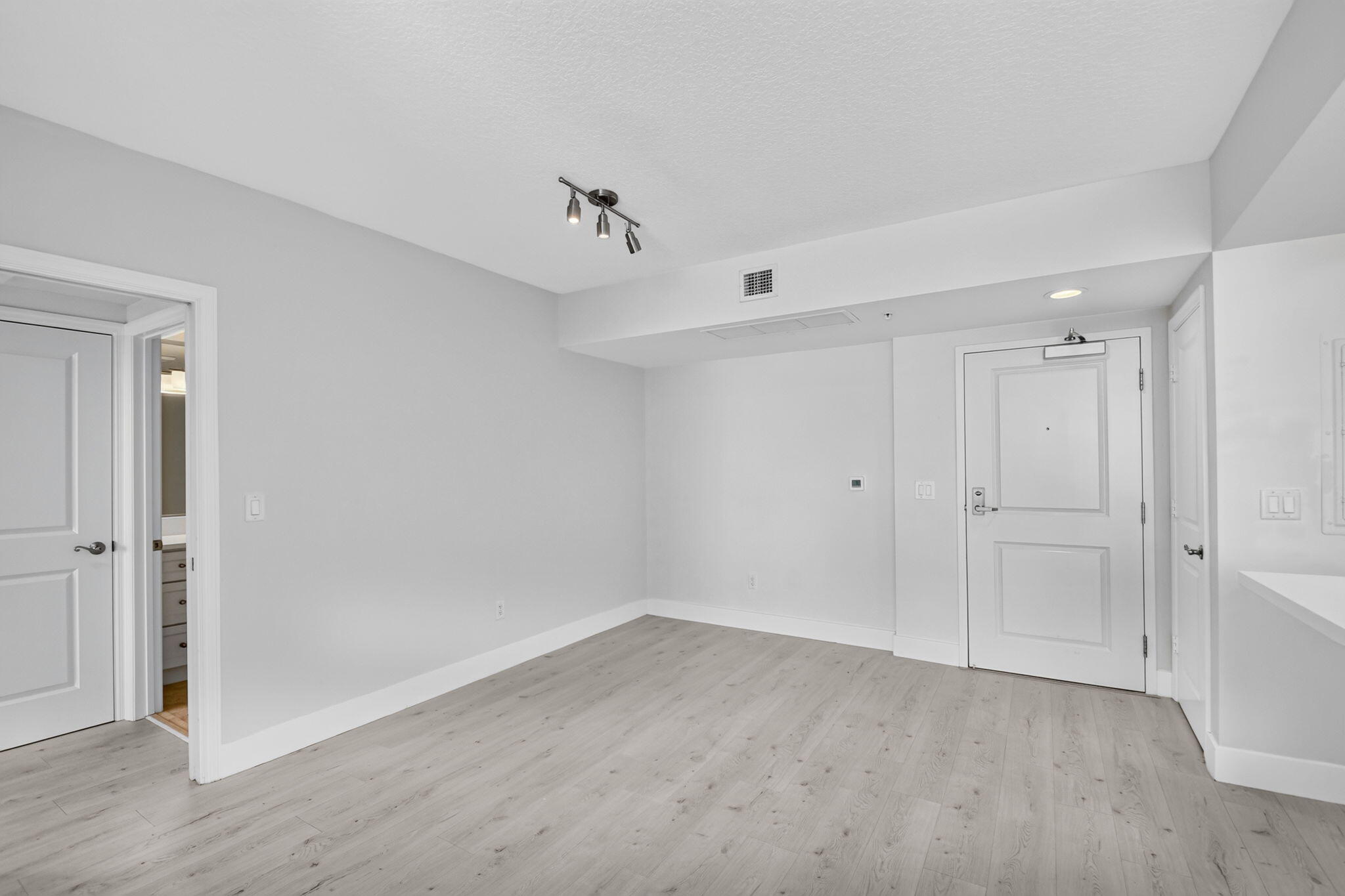 403 S Sapodilla Avenue 409