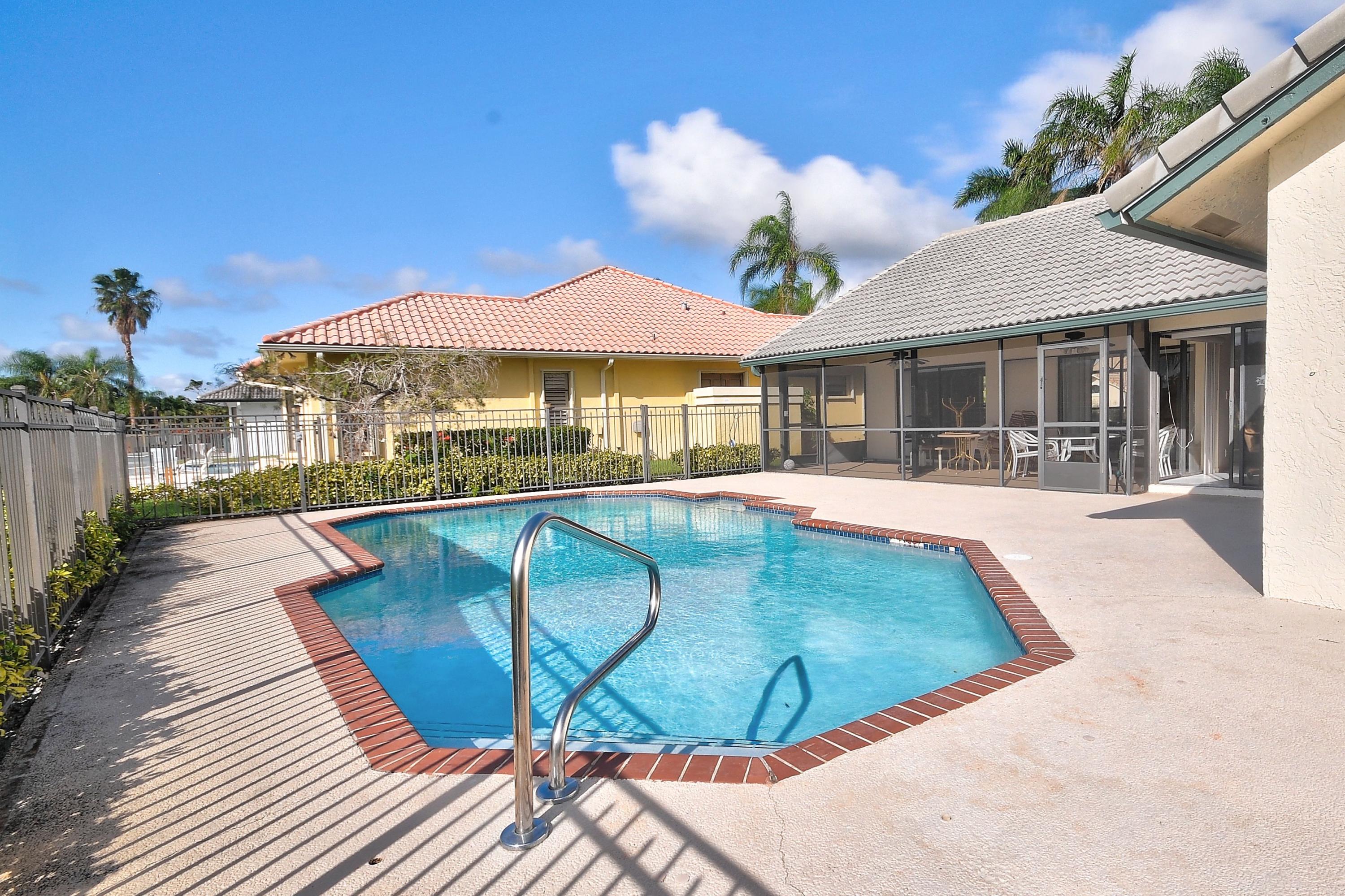 BOCA GREENS - Residential