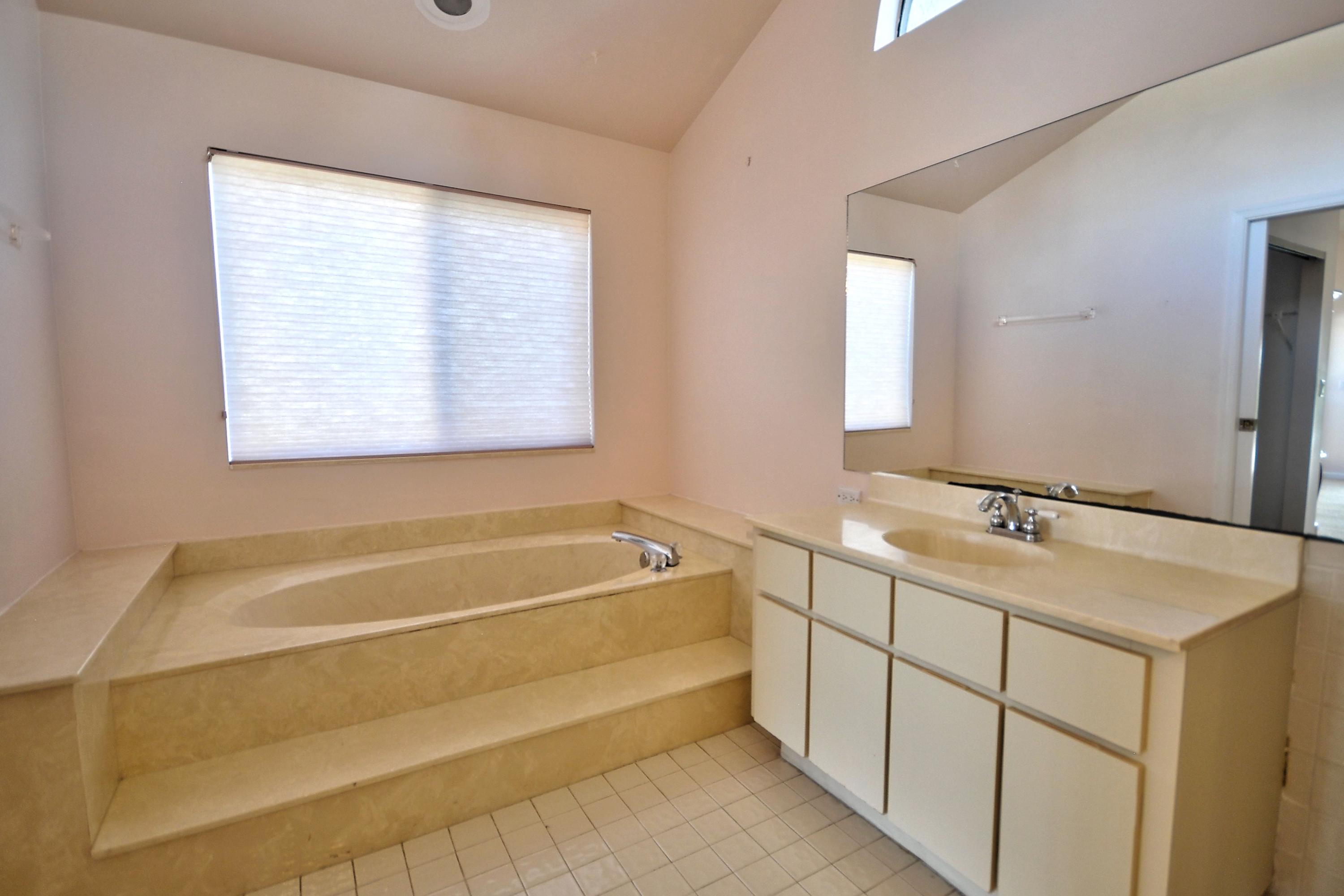 BOCA GREENS - Residential