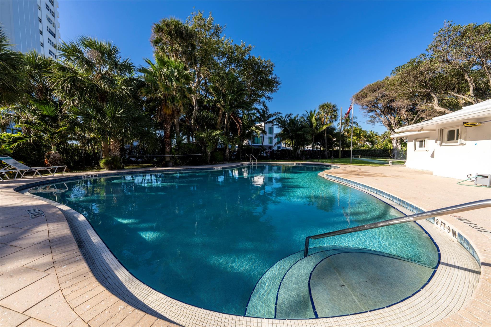 Breakwater 42-19 B - Residential