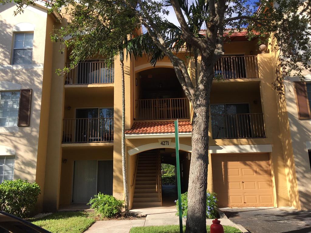 EMERALD ISLE AT LAGUNA LA - Residential Lease