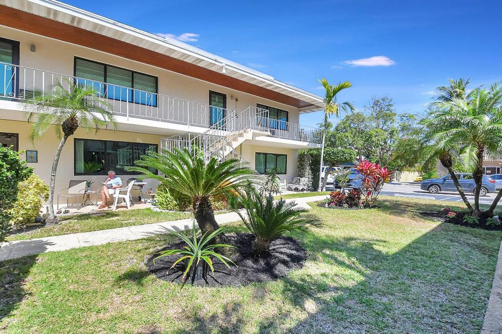 Photo of 116 NE 7th Avenue #1b, Delray Beach, FL 33483 (MLS # R10963437)