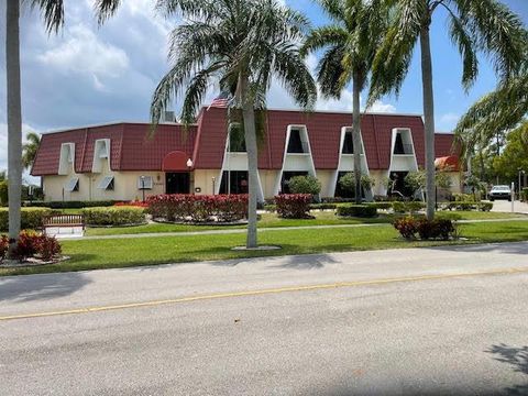 A home in Lake Worth