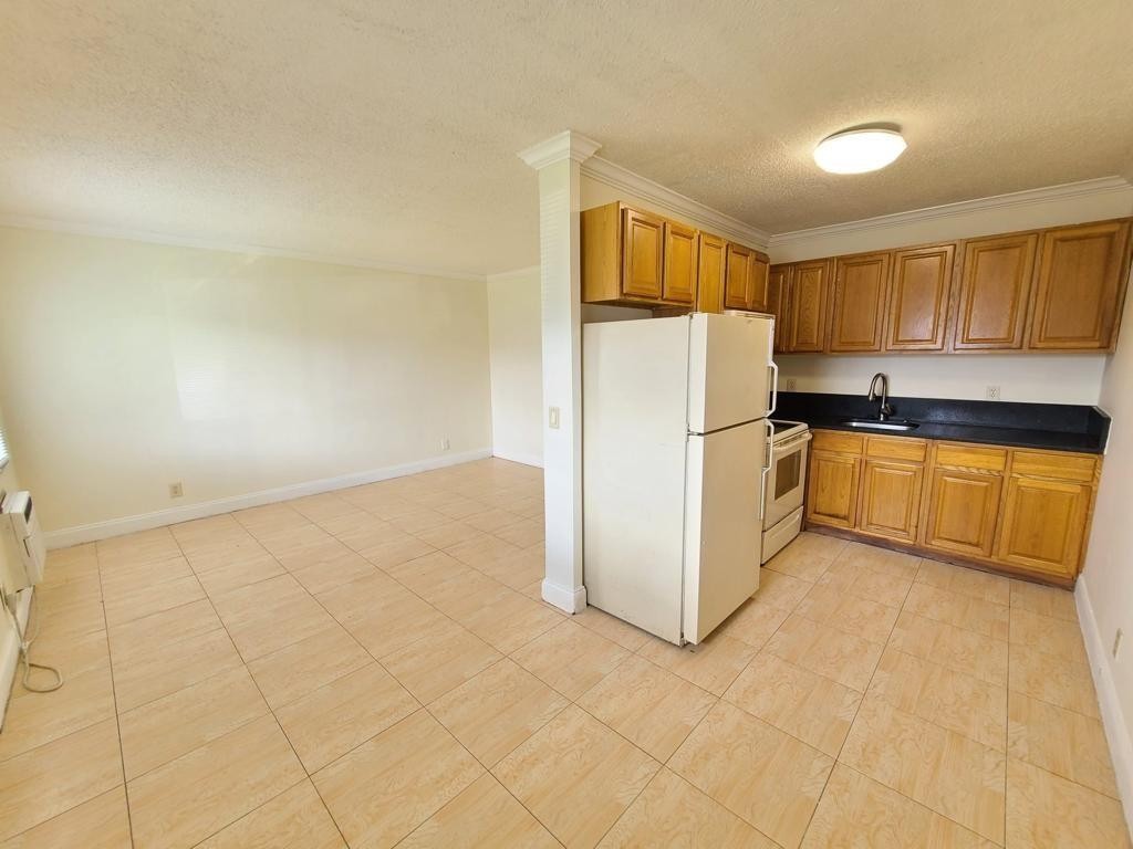 Enclave At Crown Park Con - Residential Lease