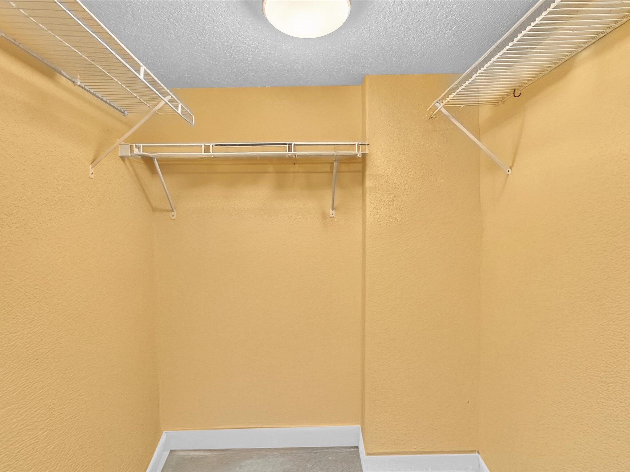 RIO ESPANA CONDO - Residential