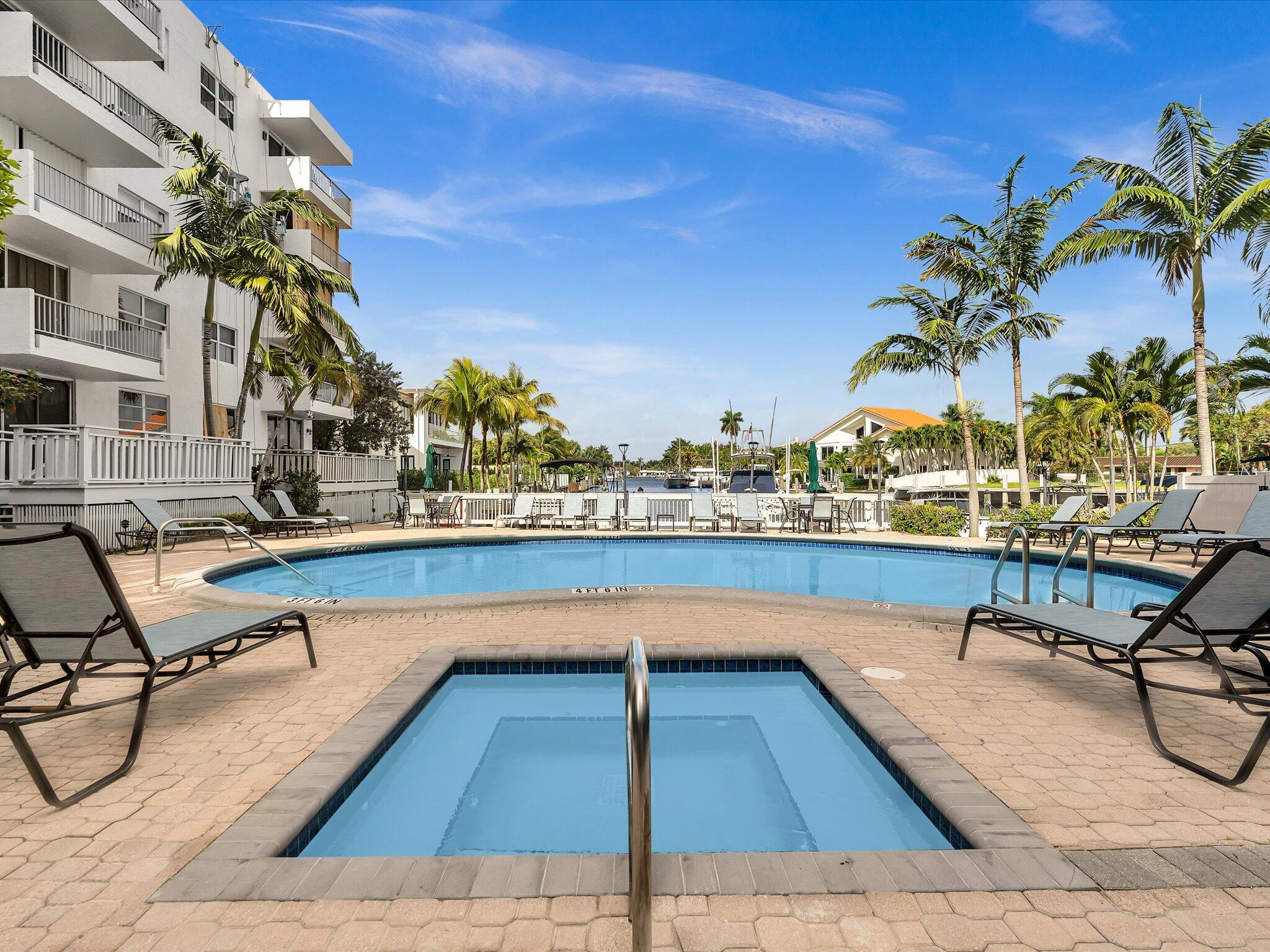 RIO ESPANA CONDO - Residential