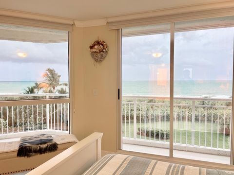 A home in Hutchinson Island