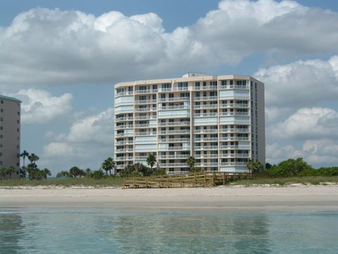 A home in Hutchinson Island