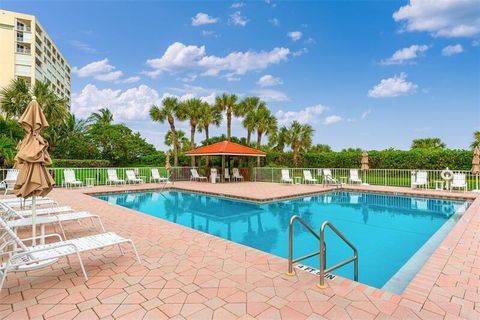 A home in Hutchinson Island