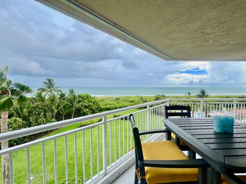 A home in Hutchinson Island