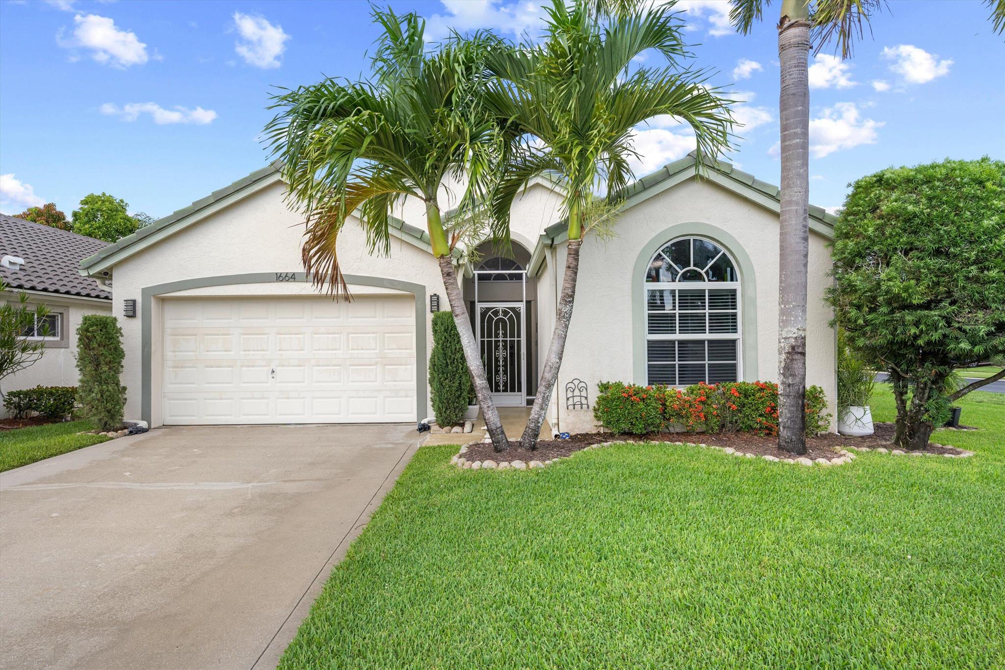 1664 Oak Berry Circle