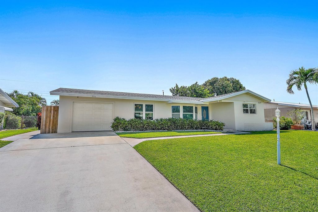 Photo of 9926 Daisy Avenue, Palm Beach Gardens, FL 33410 (MLS # R10889680)
