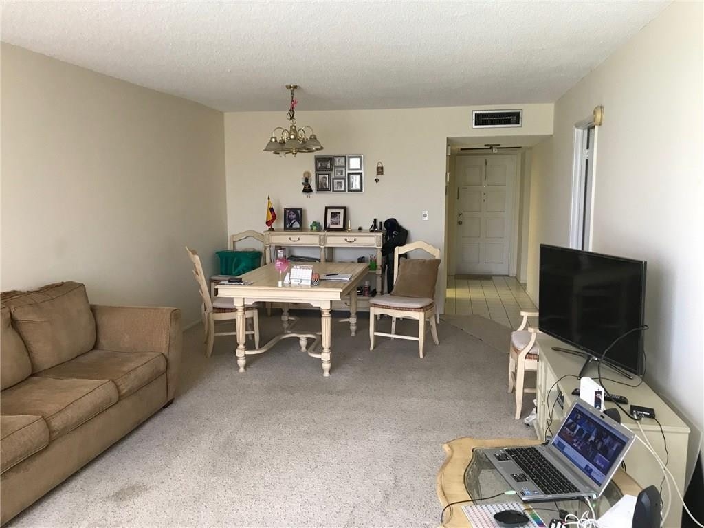 PALM-AIRE COUNTRY CLUB - Residential