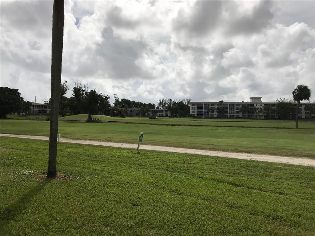 PALM-AIRE COUNTRY CLUB - Residential