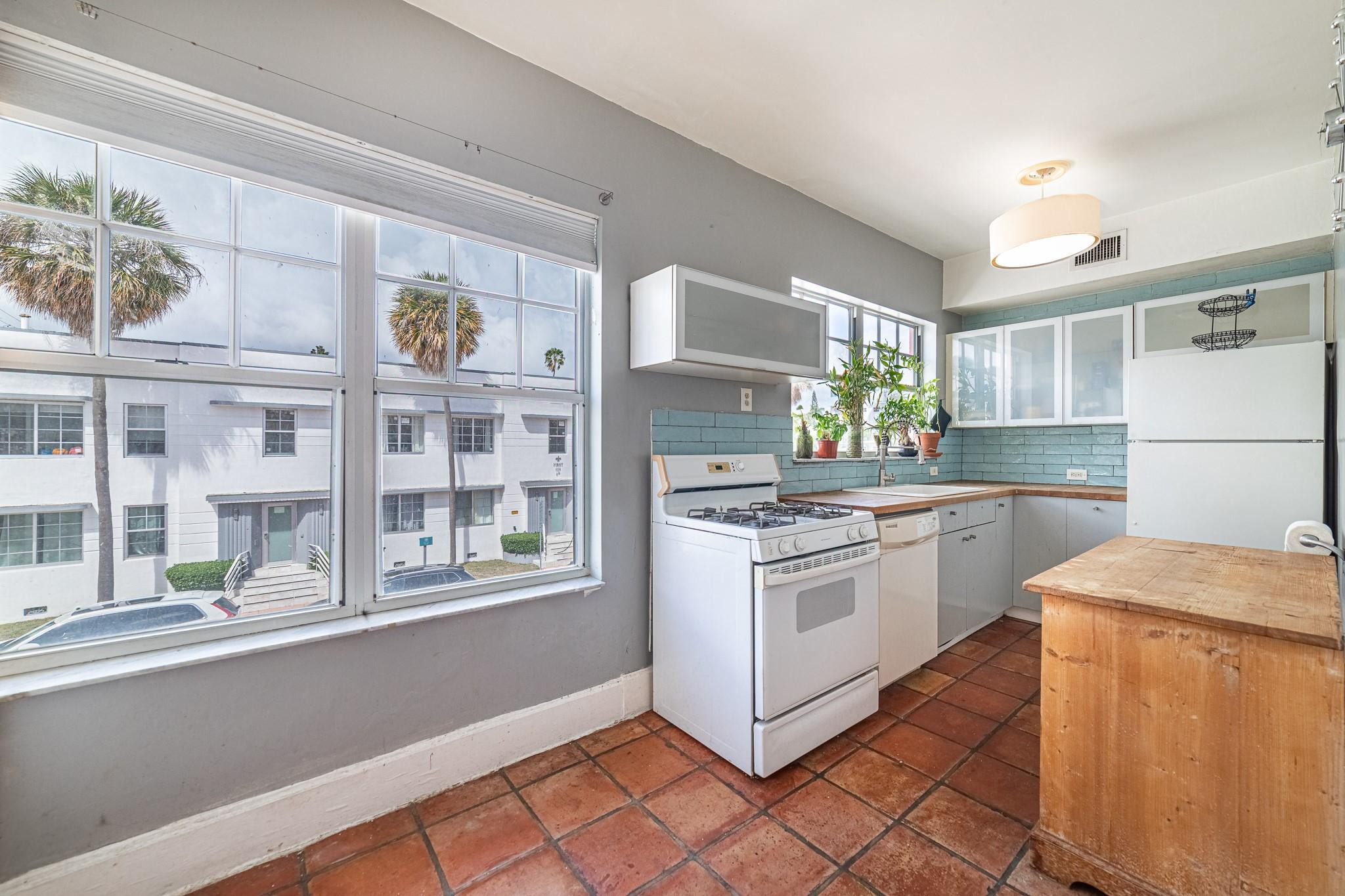 PALM GARDEN CONDO - Residential