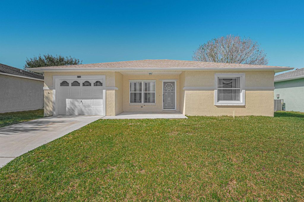 Photo of 6713 Tulipan, Fort Pierce, FL 34951 (MLS # R10865056)