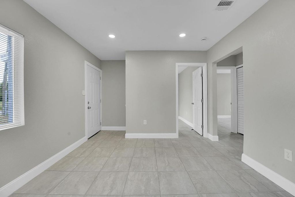 Photo of 306 N 28th Street, Fort Pierce, FL 34947 (MLS # R11134902)