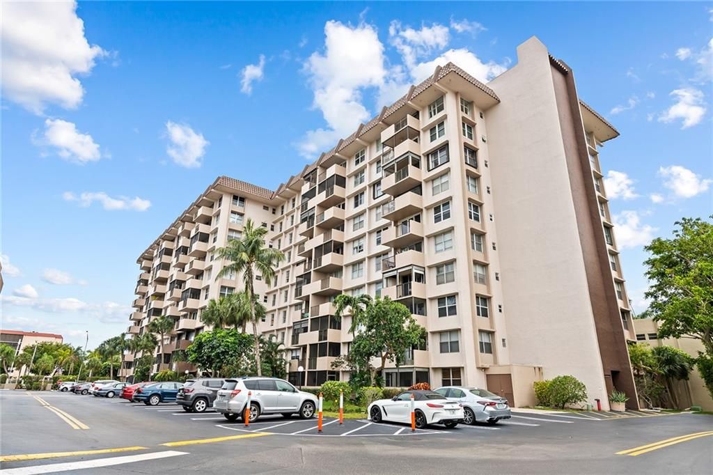 Photo of 777 S Federal Hwy #RP-405, Pompano Beach, FL 33062 (MLS # F10373029)