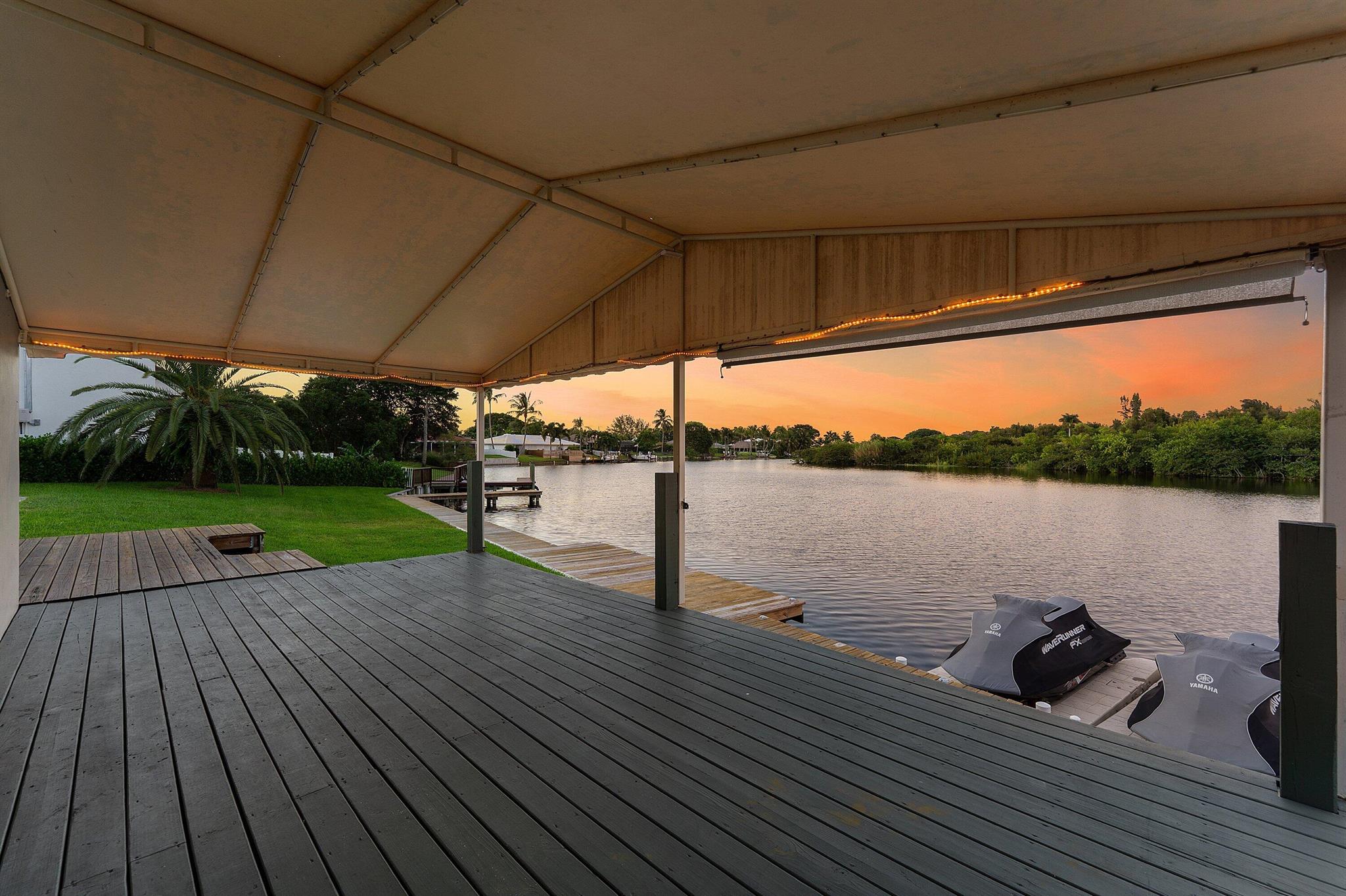 ISLAND ESTATES - Residential