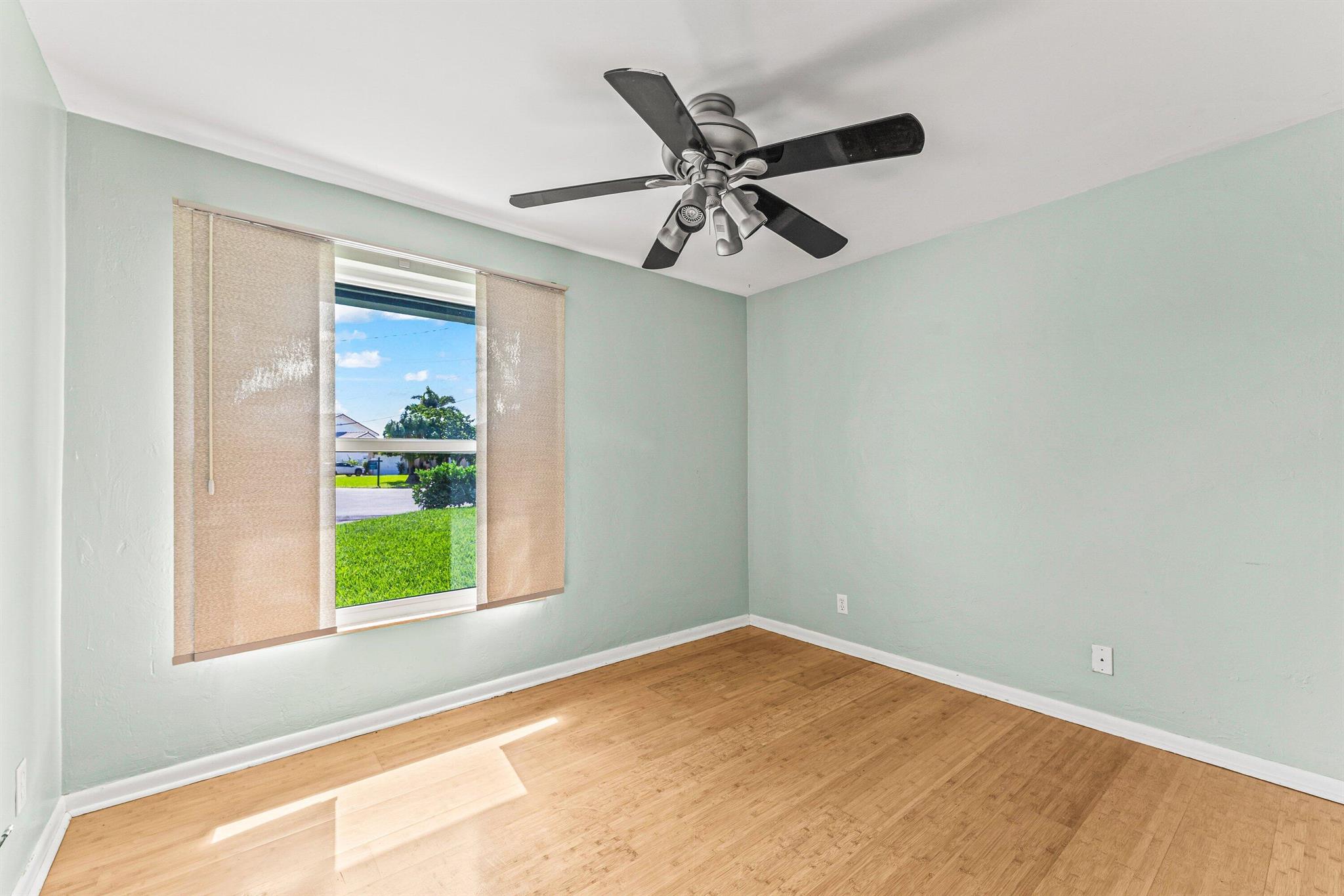 ISLAND ESTATES - Residential