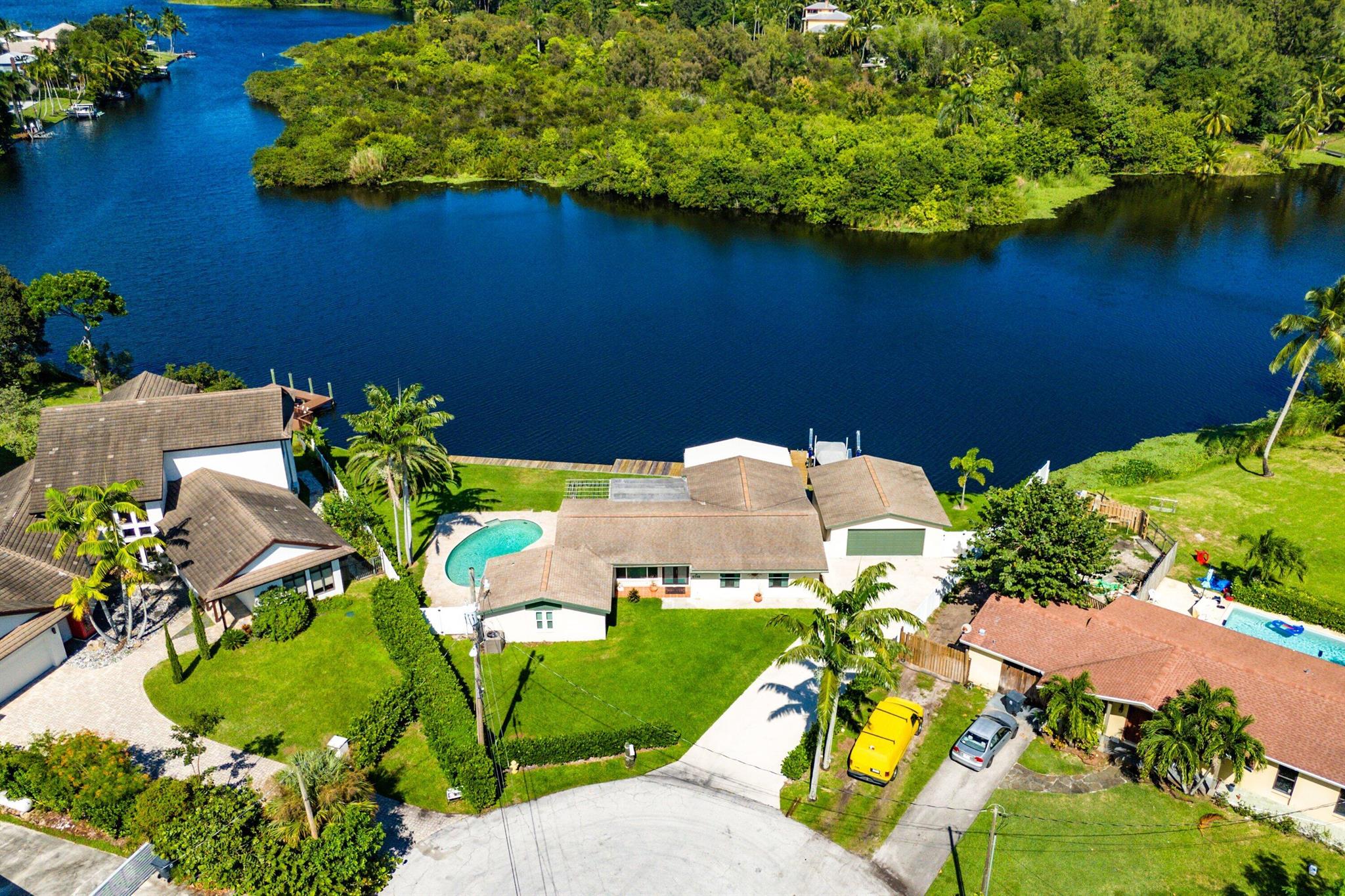 ISLAND ESTATES - Residential