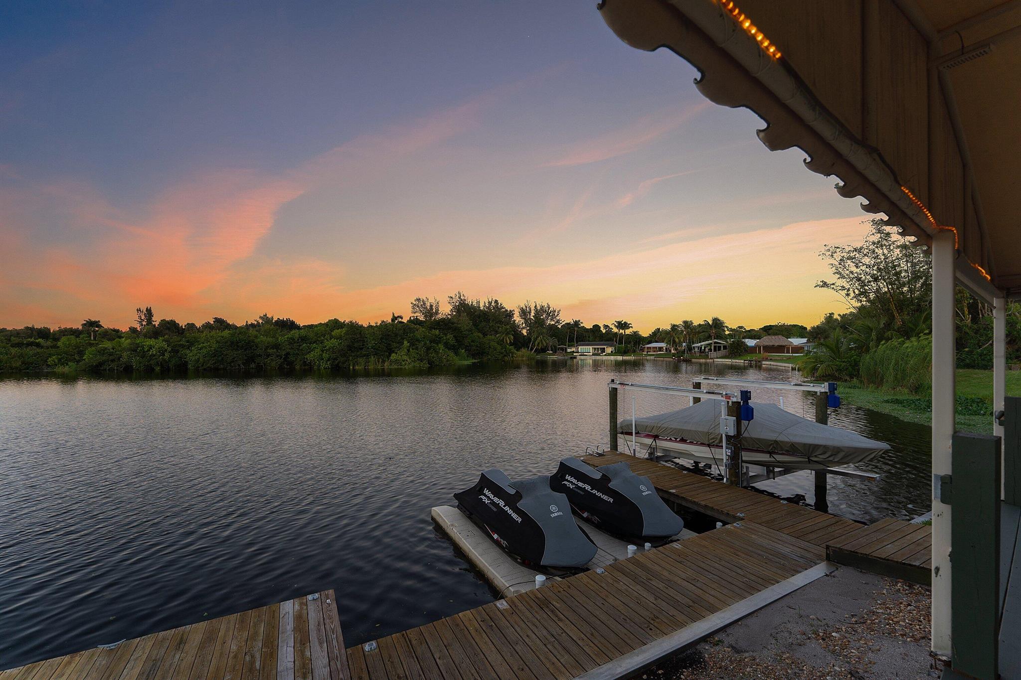 ISLAND ESTATES - Residential