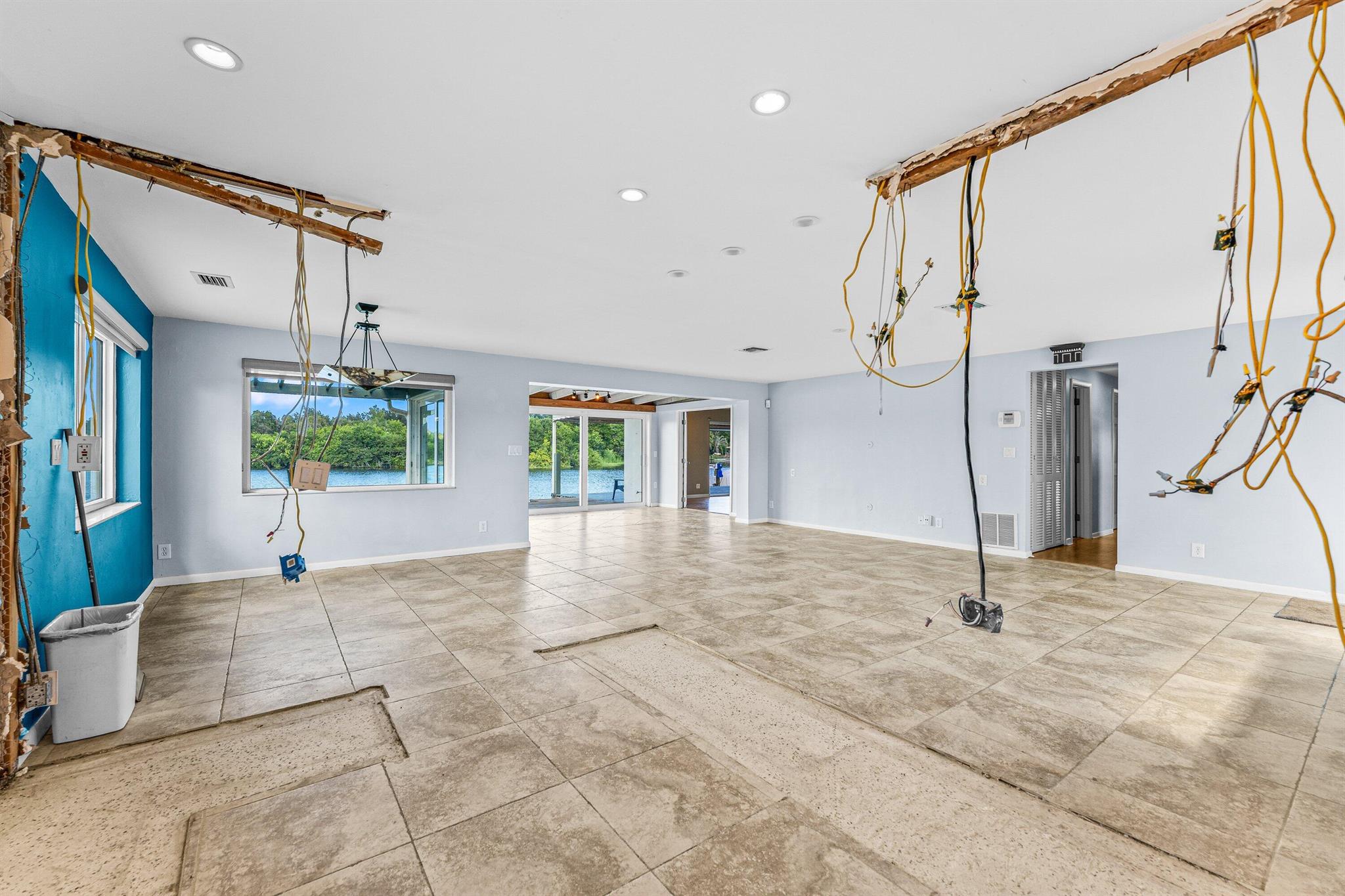 ISLAND ESTATES - Residential
