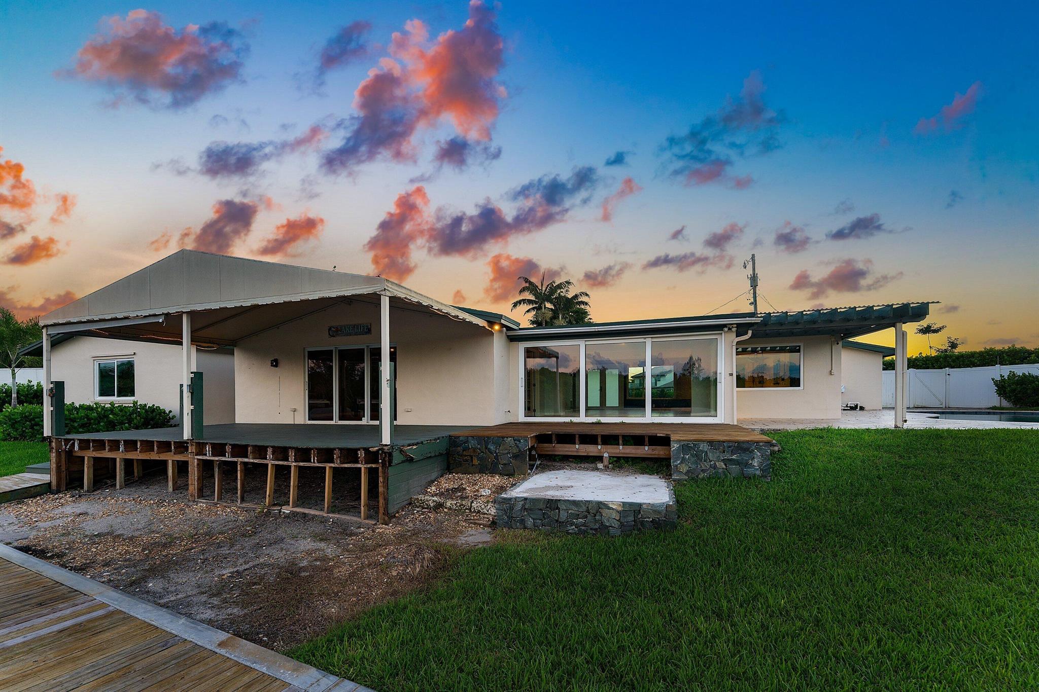 ISLAND ESTATES - Residential