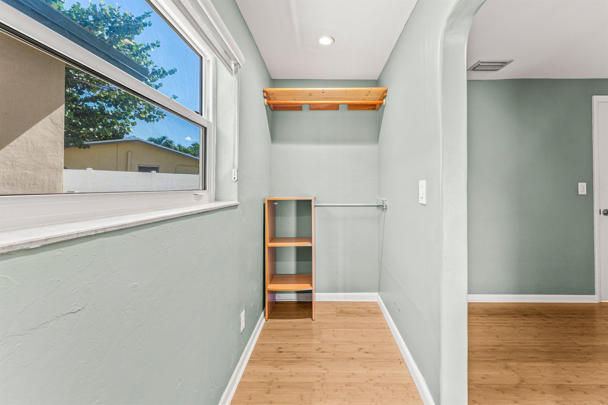 ISLAND ESTATES - Residential