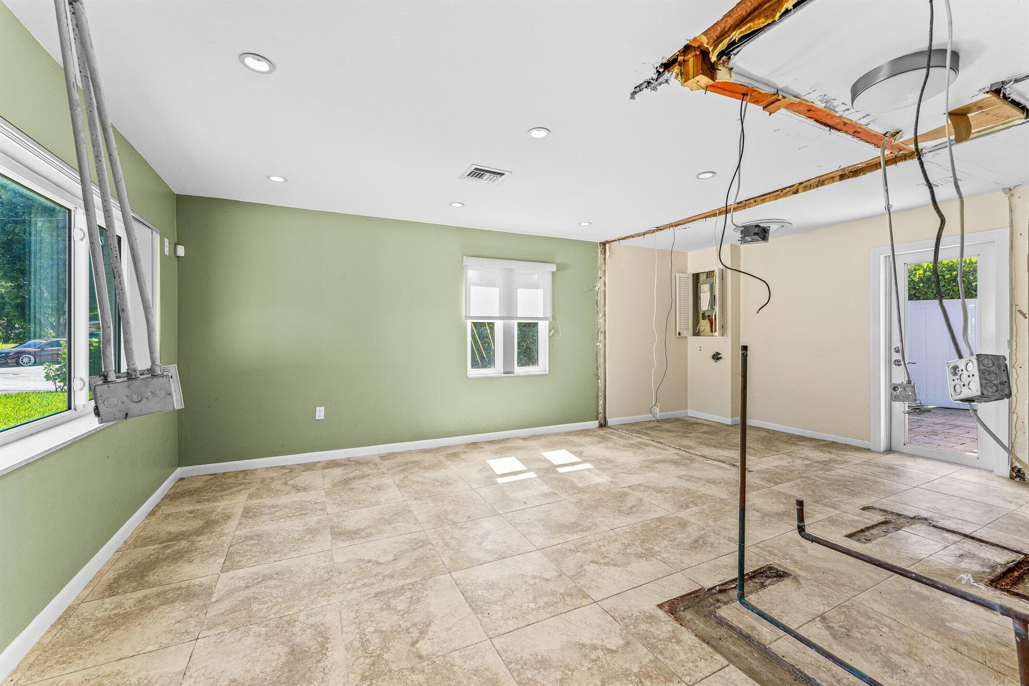 ISLAND ESTATES - Residential