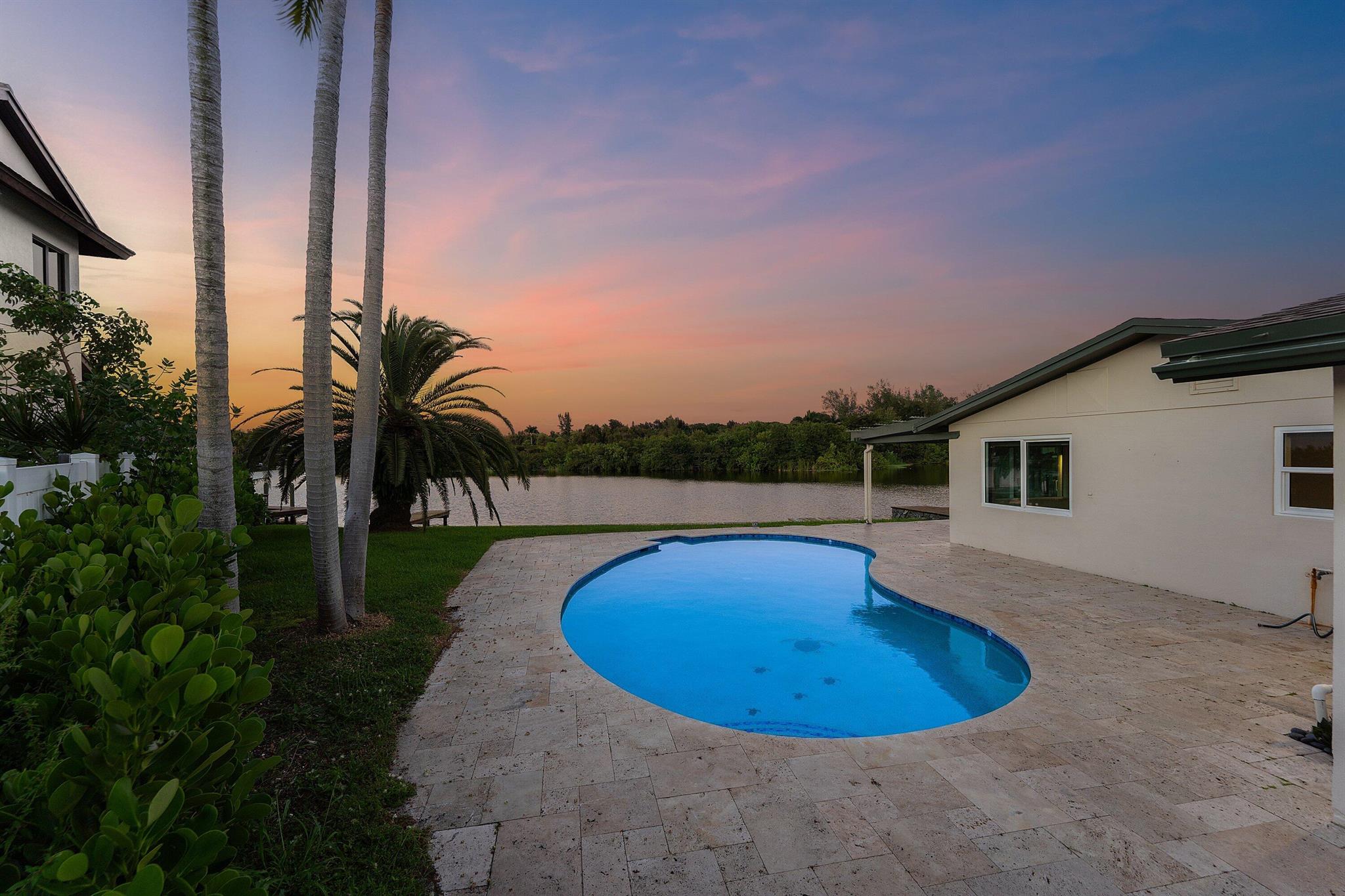 ISLAND ESTATES - Residential