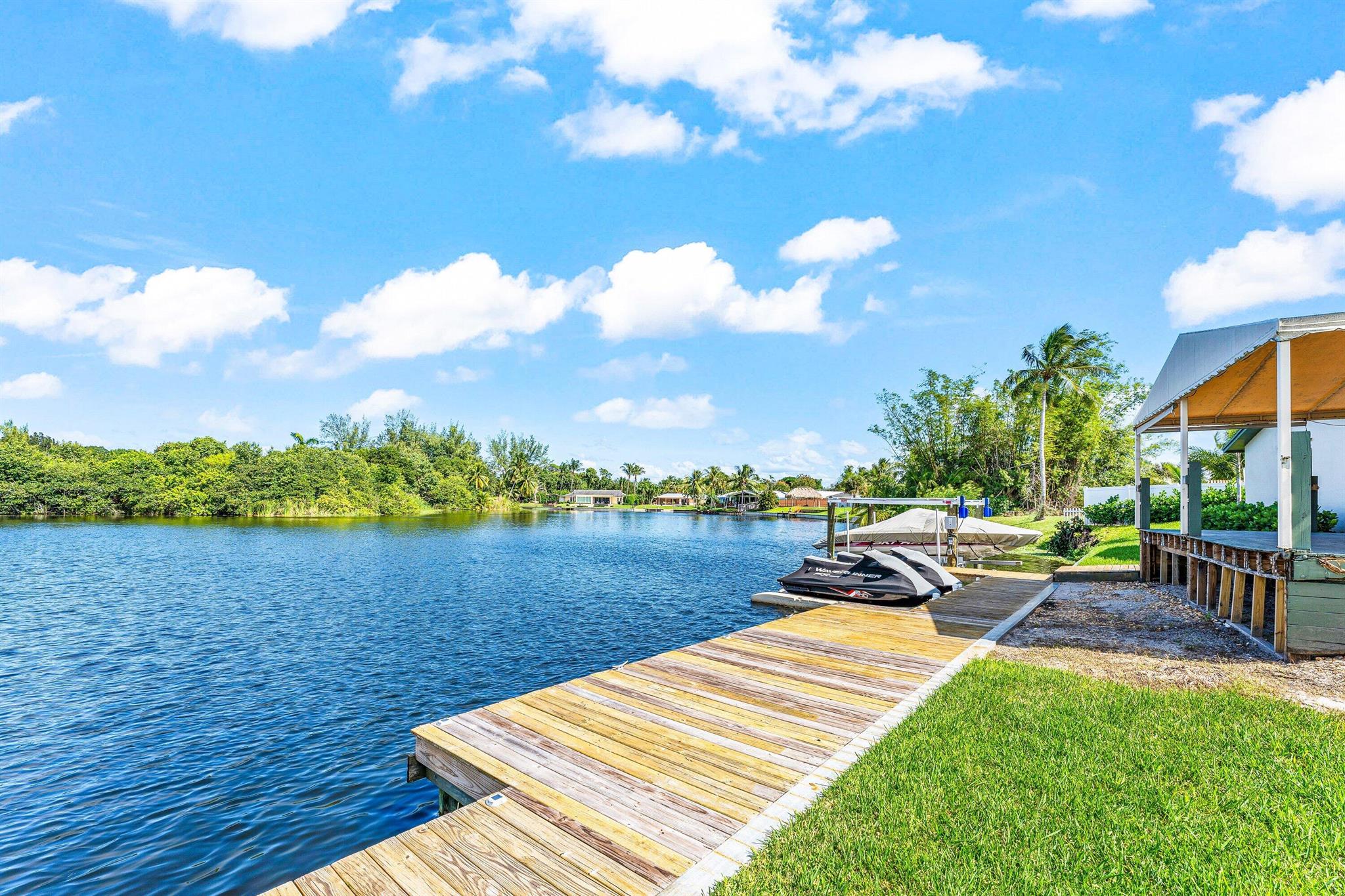 ISLAND ESTATES - Residential