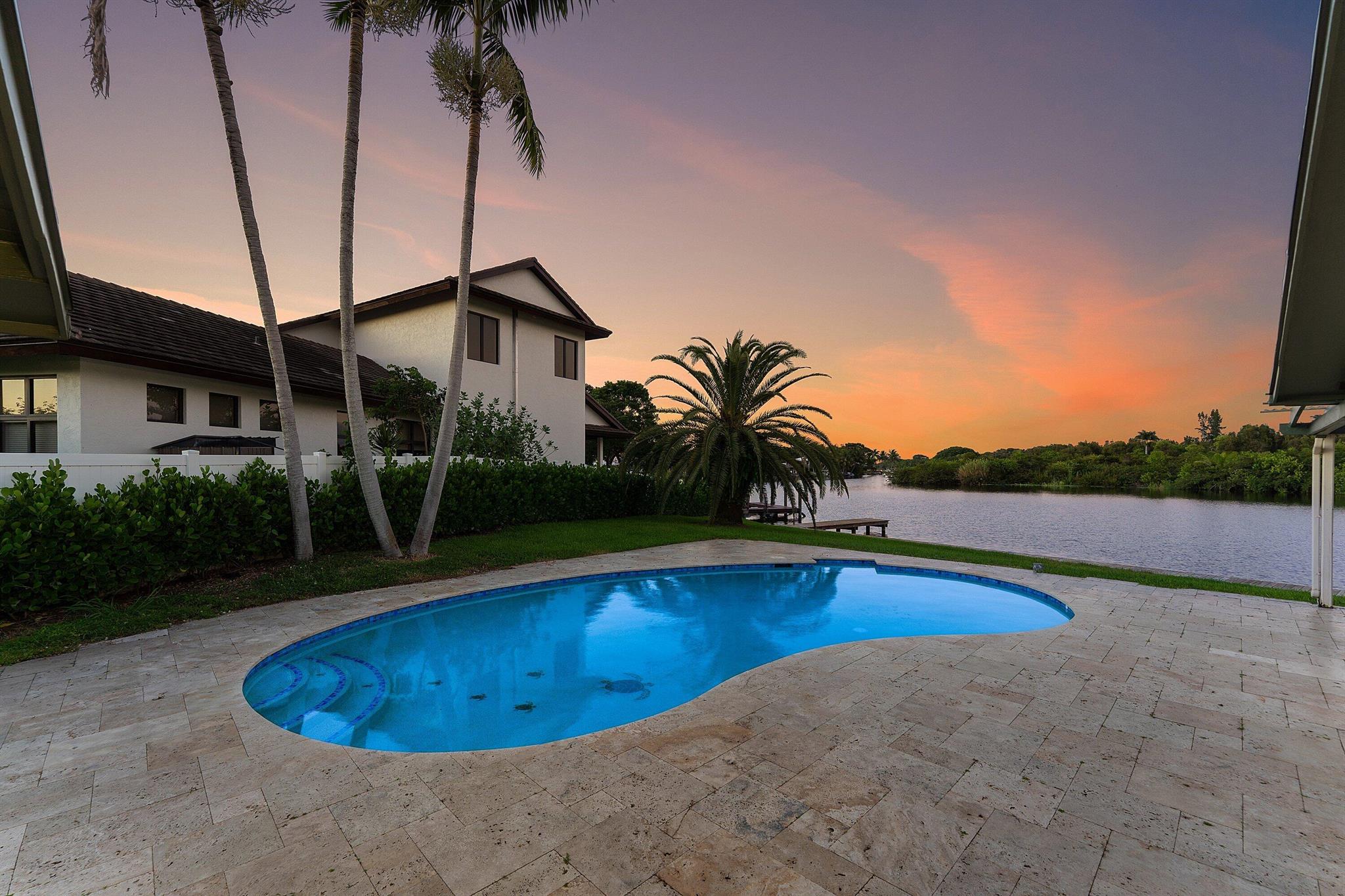ISLAND ESTATES - Residential