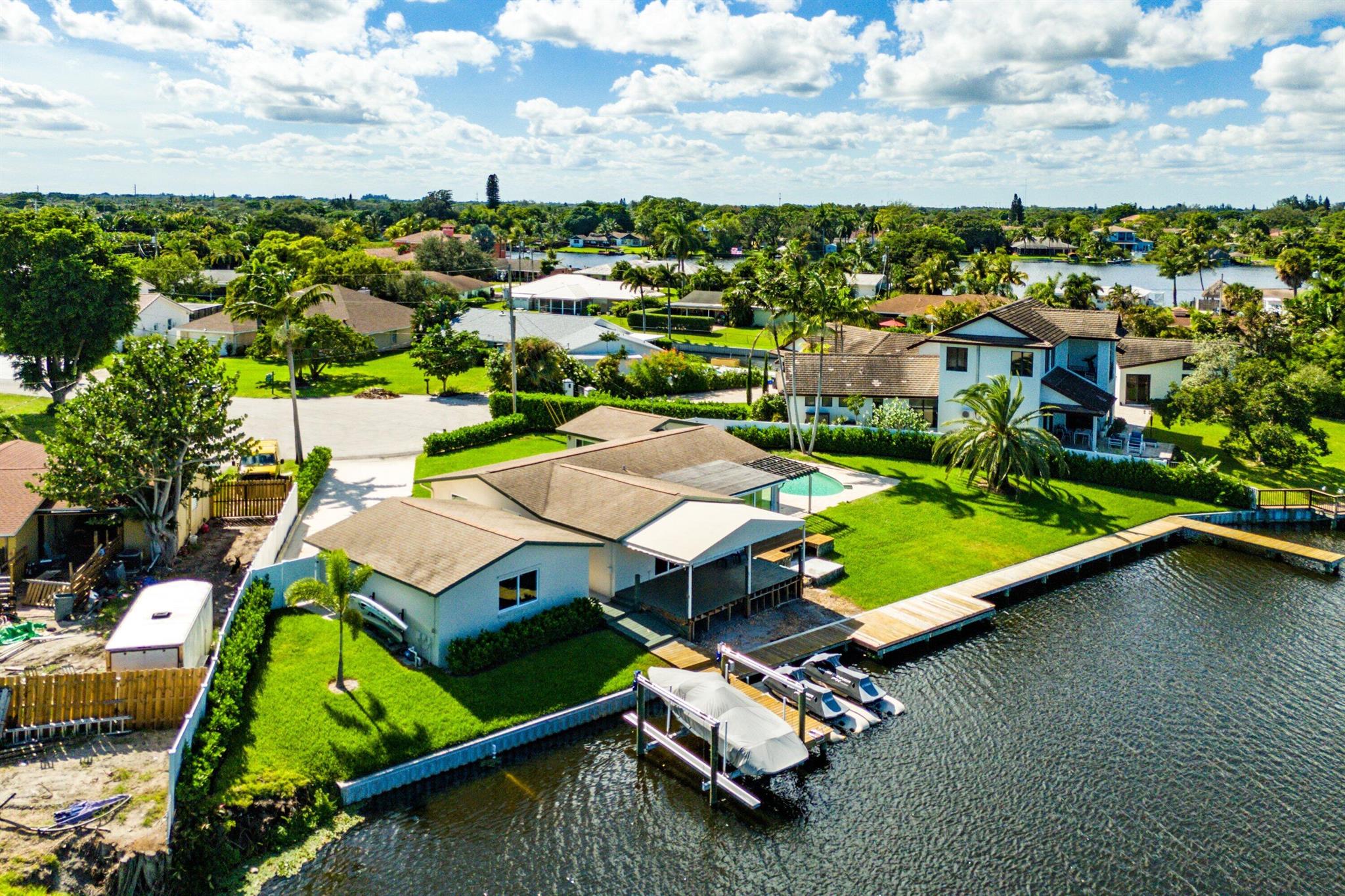 ISLAND ESTATES - Residential