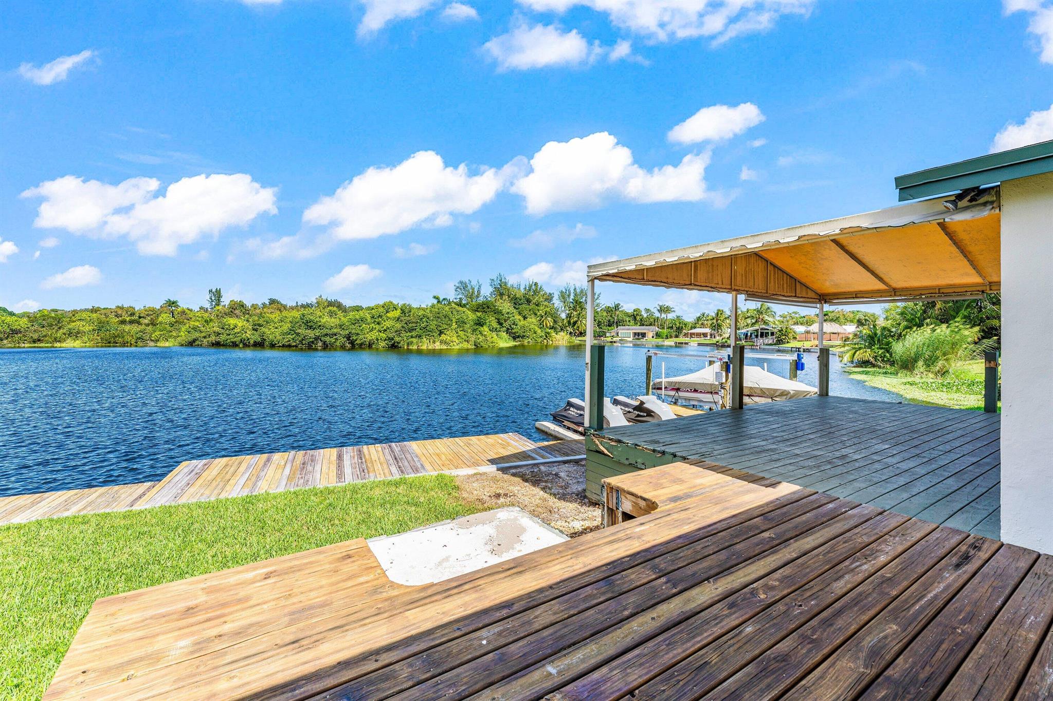ISLAND ESTATES - Residential